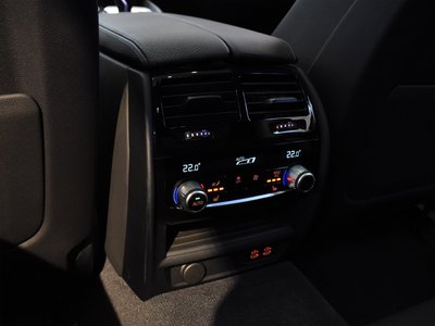 2021 BMW 5 SERIES thumbnail 34