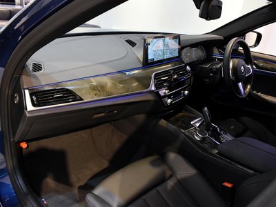 2021 BMW 5 SERIES thumbnail 18