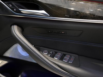 2021 BMW 5 SERIES thumbnail 17