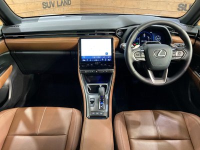 صورة 2 لـ 2024 Lexus LBX