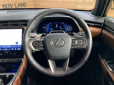 صورة 10 لـ 2024 Lexus LBX