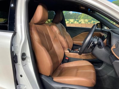 صورة 8 لـ 2024 Lexus LBX
