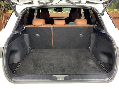 صورة 11 لـ 2024 Lexus LBX