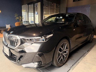 2024 BMW 5 SERIES — фото 1