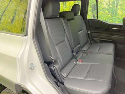 2025 Toyota LAND CRUISER 250 photo 9