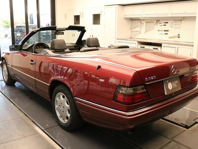 1993 Mercedes-BENZ E-CLASS — фото 3