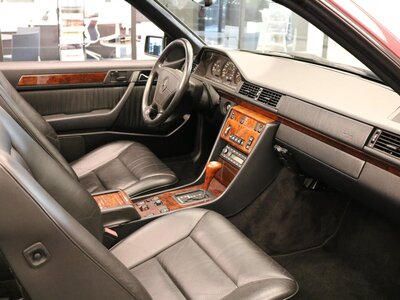 1993 Mercedes-BENZ E-CLASS — фото 6