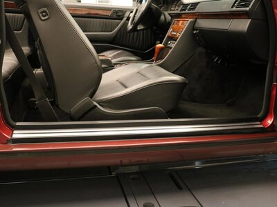 1993 Mercedes-BENZ E-CLASS — фото 17
