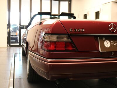 1993 Mercedes-BENZ E-CLASS — фото 42