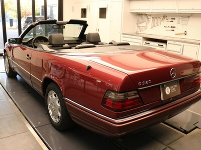 1993 Mercedes-BENZ E-CLASS — фото 49
