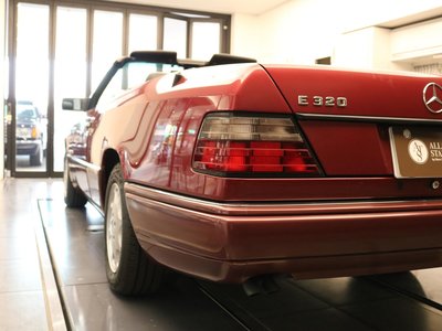 1993 Mercedes-BENZ E-CLASS — фото 46