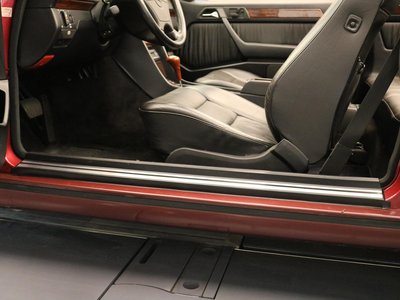 1993 Mercedes-BENZ E-CLASS — фото 16