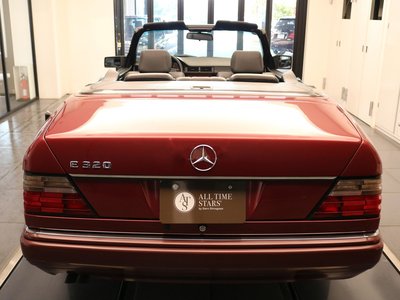 1993 Mercedes-BENZ E-CLASS — фото 5