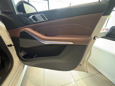 صورة 9 لـ 2025 BMW X5