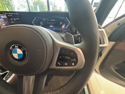 صورة 14 لـ 2025 BMW X5