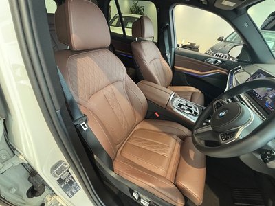 صورة 11 لـ 2025 BMW X5