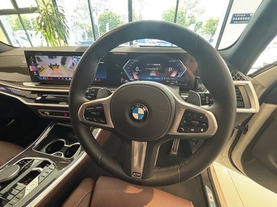 صورة 13 لـ 2025 BMW X5