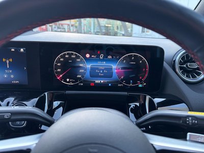 2025 Mercedes-BENZ GLA — миниатюра 13