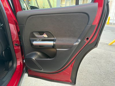 2025 Mercedes-BENZ GLA — миниатюра 40