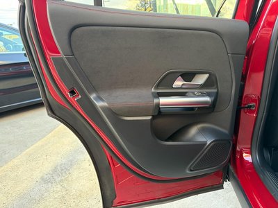 2025 Mercedes-BENZ GLA — миниатюра 38