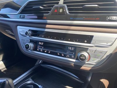 2021 BMW 7 SERIES photo 9