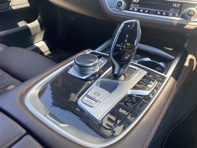 2021 BMW 7 SERIES photo 11
