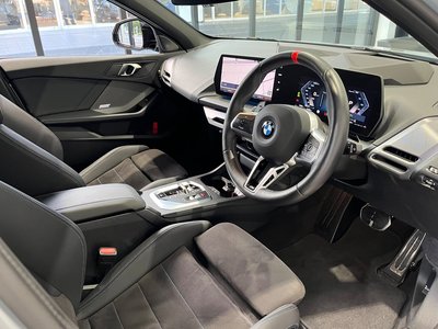 2026 BMW 1 SERIES thumbnail 17