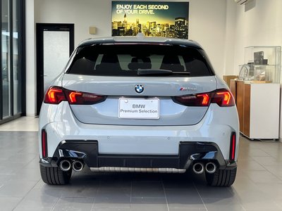 2026 BMW 1 SERIES photo 11
