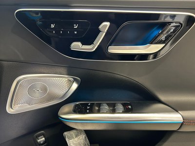 2023 Mercedes-BENZ C-CLASS AMG thumbnail 29