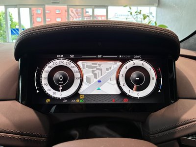 2025 Aston Martin DB12 缩略图 19