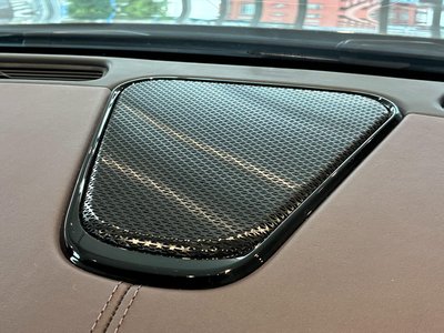 2025 Aston Martin DB12 缩略图 33