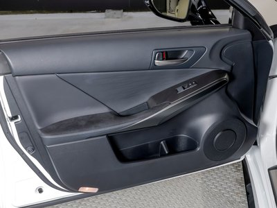 2024 Lexus IS thumbnail 22