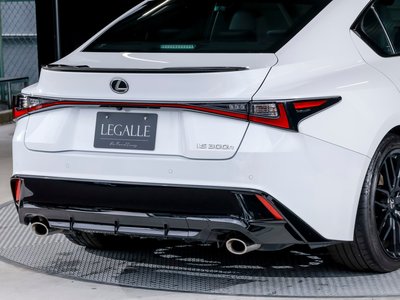 2024 Lexus IS thumbnail 43