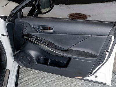 2024 Lexus IS thumbnail 20