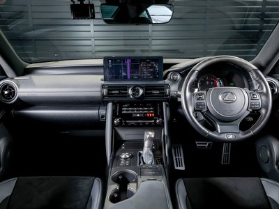 2024 Lexus IS photo 13
