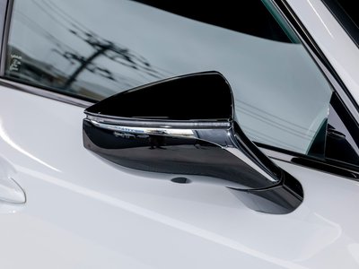 2024 Lexus IS thumbnail 37