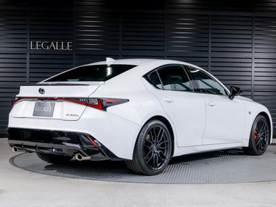 2024 Lexus IS thumbnail 30