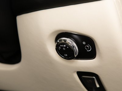2017 Aston Martin DB11 缩略图 66