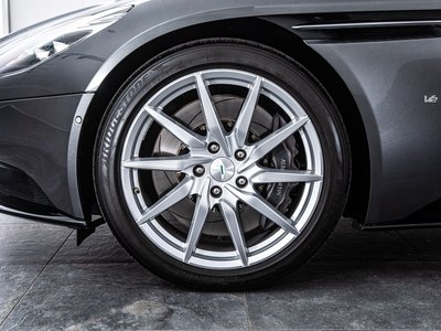 2017 Aston Martin DB11 缩略图 42