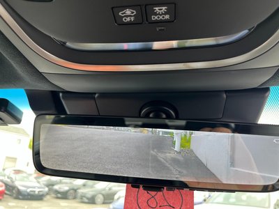 2021 Lexus LS thumbnail 32