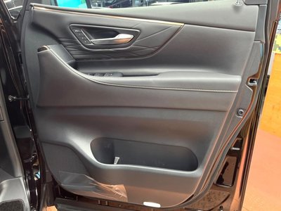 صورة 33 لـ 2023 Toyota VELLFIRE