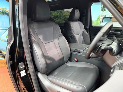 صورة 10 لـ 2023 Toyota VELLFIRE
