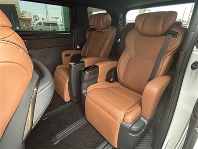 صورة 32 لـ 2025 Toyota VELLFIRE