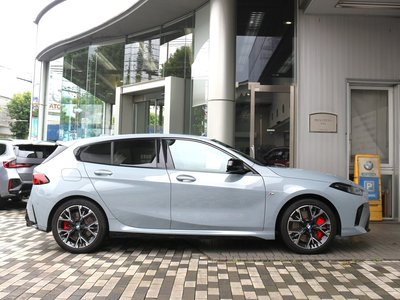 2026 BMW 1 SERIES photo 6