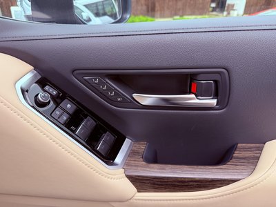 صورة 21 لـ 2023 Toyota LAND CRUISER 300