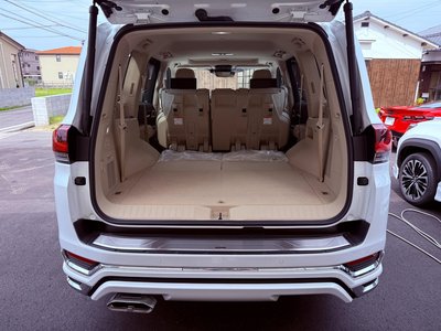 صورة 12 لـ 2023 Toyota LAND CRUISER 300