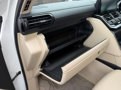 صورة 51 لـ 2023 Toyota LAND CRUISER 300