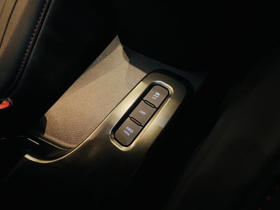 2025 Lexus LBX thumbnail 28