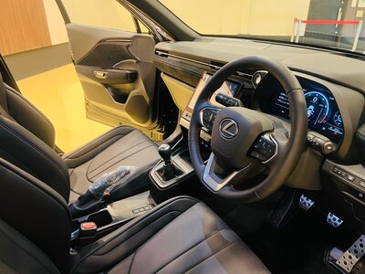 2025 Lexus LBX thumbnail 18