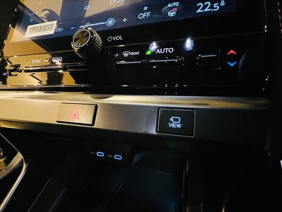 2025 Lexus LBX thumbnail 35